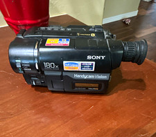 Sony Handycam Vision CCD-TRV218 Video8 18x/180x NightShot 3.5" LCD
