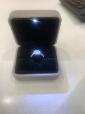18ct Top white vs2 round brilliant Natural diamond ring