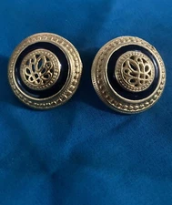 Vintage Earrings Unbranded Pierced Gold Tone Black Round 1" 1970-1980