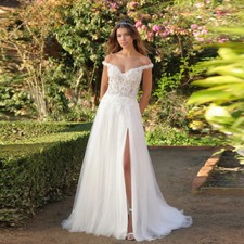 Eletgant A-Line Wedding Dresses V-Neck Sleeveless Side Slit Lace Appliques Gowns