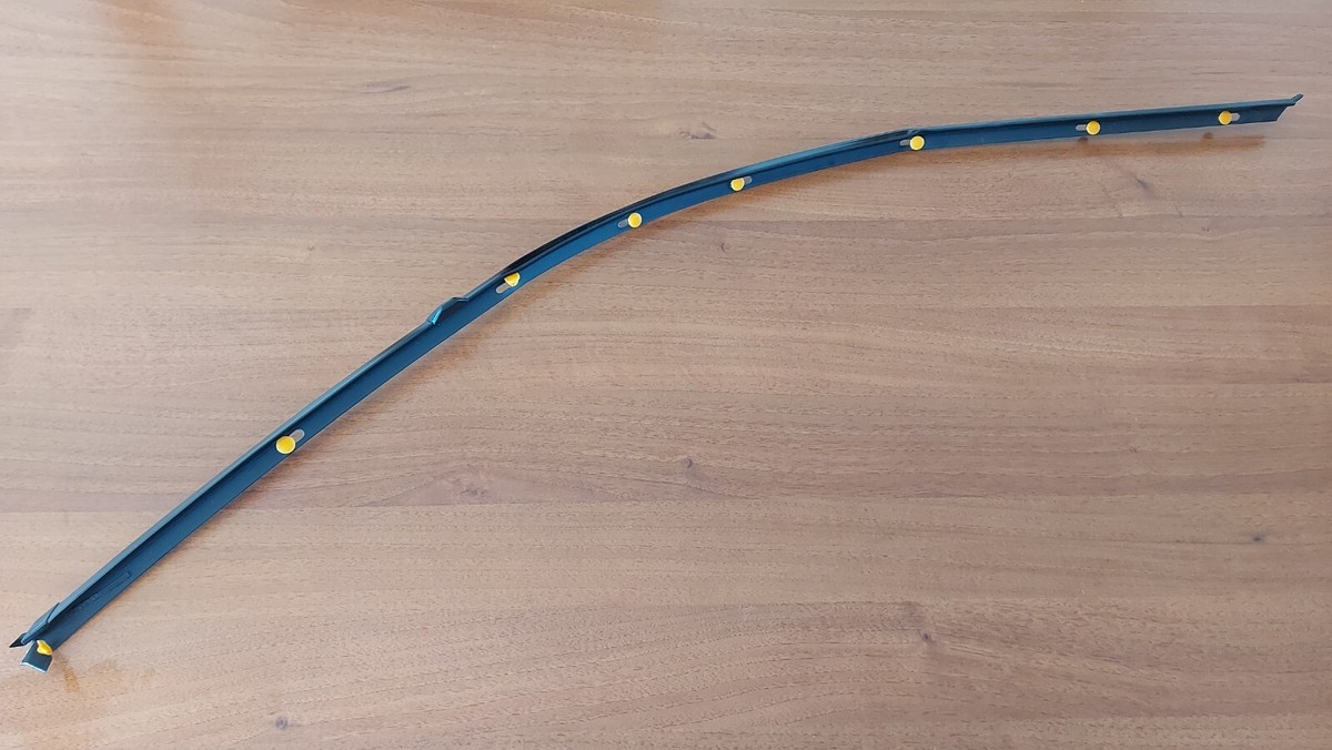 MOLDING, FRONT DOOR GLASS, LEFT, FOR SUZUKI CULTUS, SWIFT 83666  