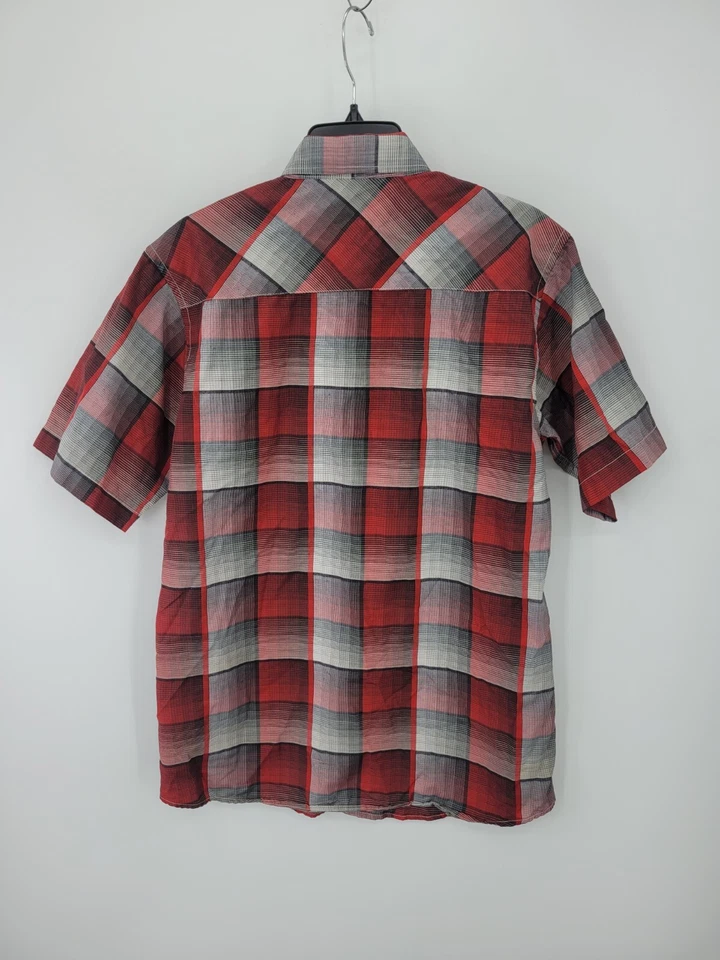 Camisa Sahara Club Para Hombre Mediana Roja Gris Cuadros Manga Corta Abotonada Exterior Foto 2 de 4