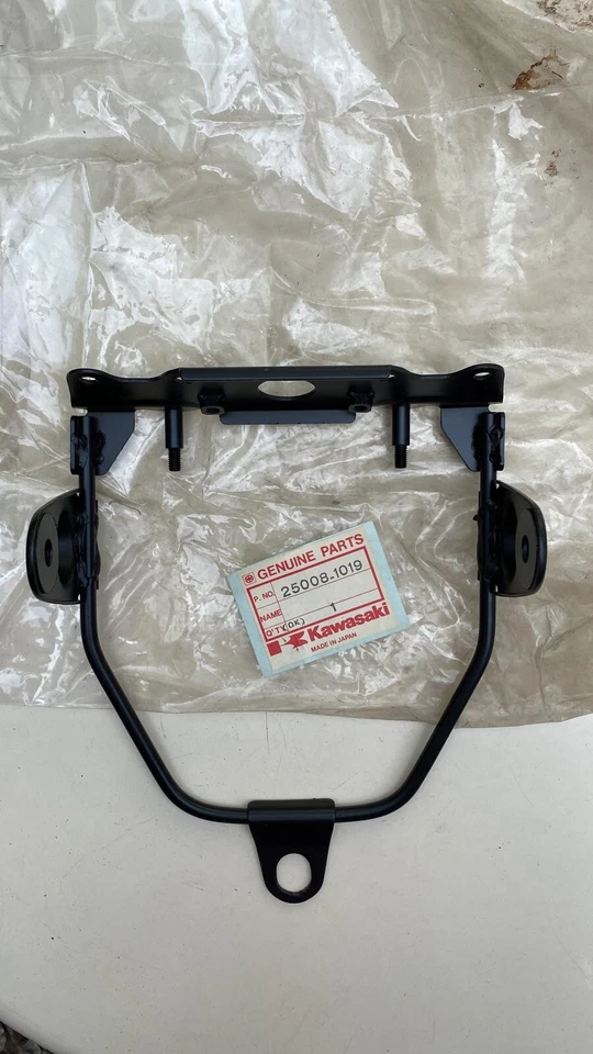 Soporte de faros KAWASAKI KE175 KD175 1979-1983 25008-1019 GENUINO * N.O.S Foto 3 de 4