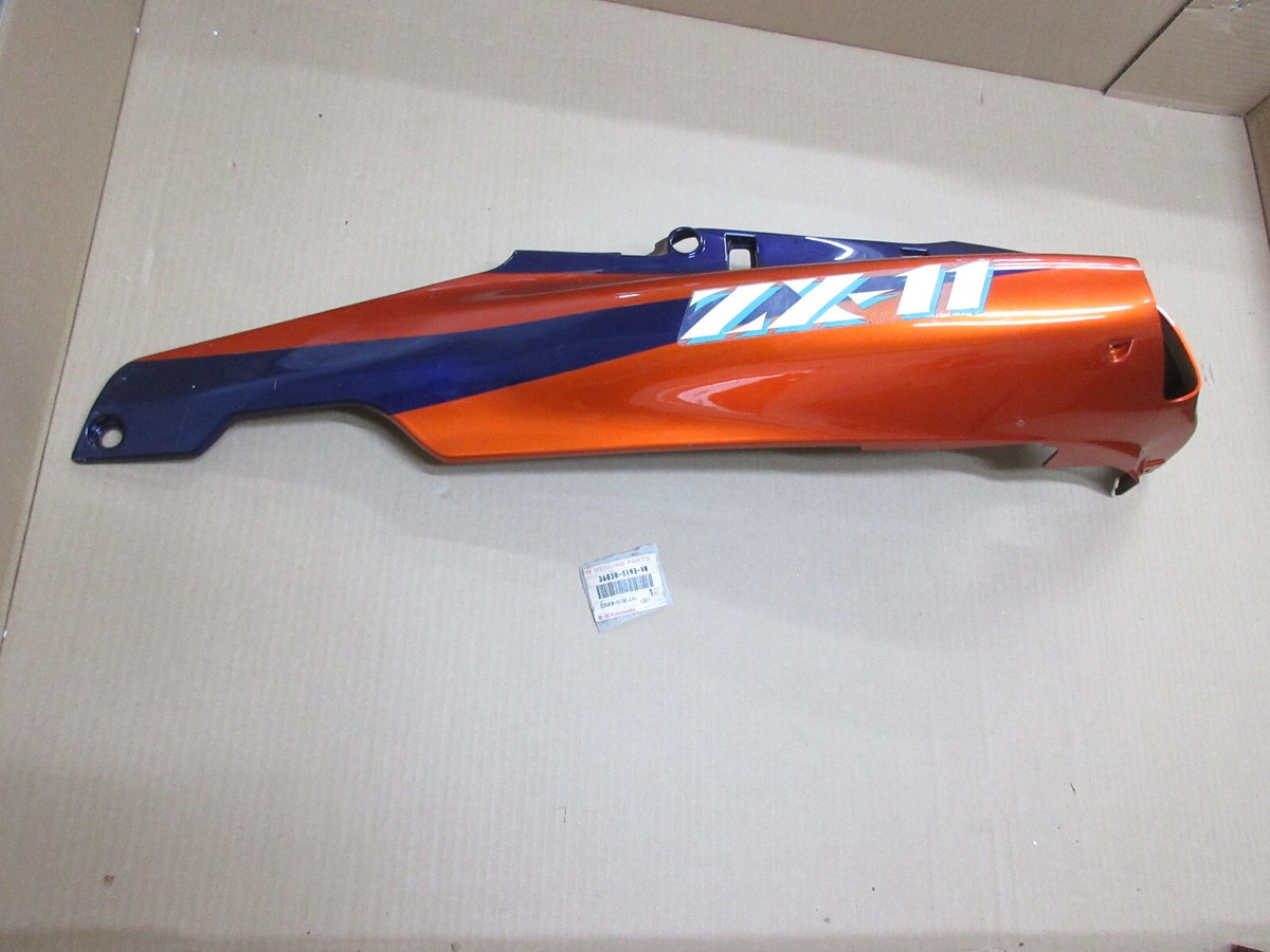 パック。 Kawasaki ZX1100 Side Cover 1993 NOS Ninja ZX11 ZX-11 Cowling Frame