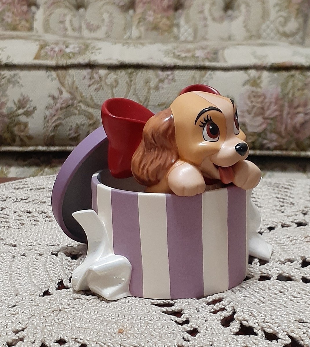 Disney~WDCC~LADY AND THE TRAMP~A PERFECTLY BEAUTIFUL LITTLE LADY