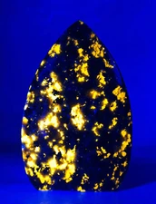 Freeform Standup Very Bright Yooperlite Yooper Stone Lake Superior Glowing Rock