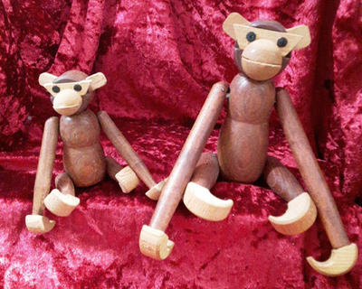 Wooden Monkey Pair with Articulated Limbs 7 ½” & 4½” Giftcraft