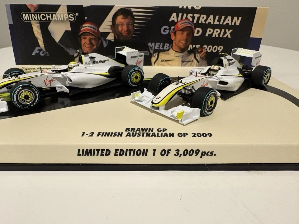 Minichamps 1/43 2009 Australian GP Brawn 1-2 Button Barrichello - Image 3 of 4