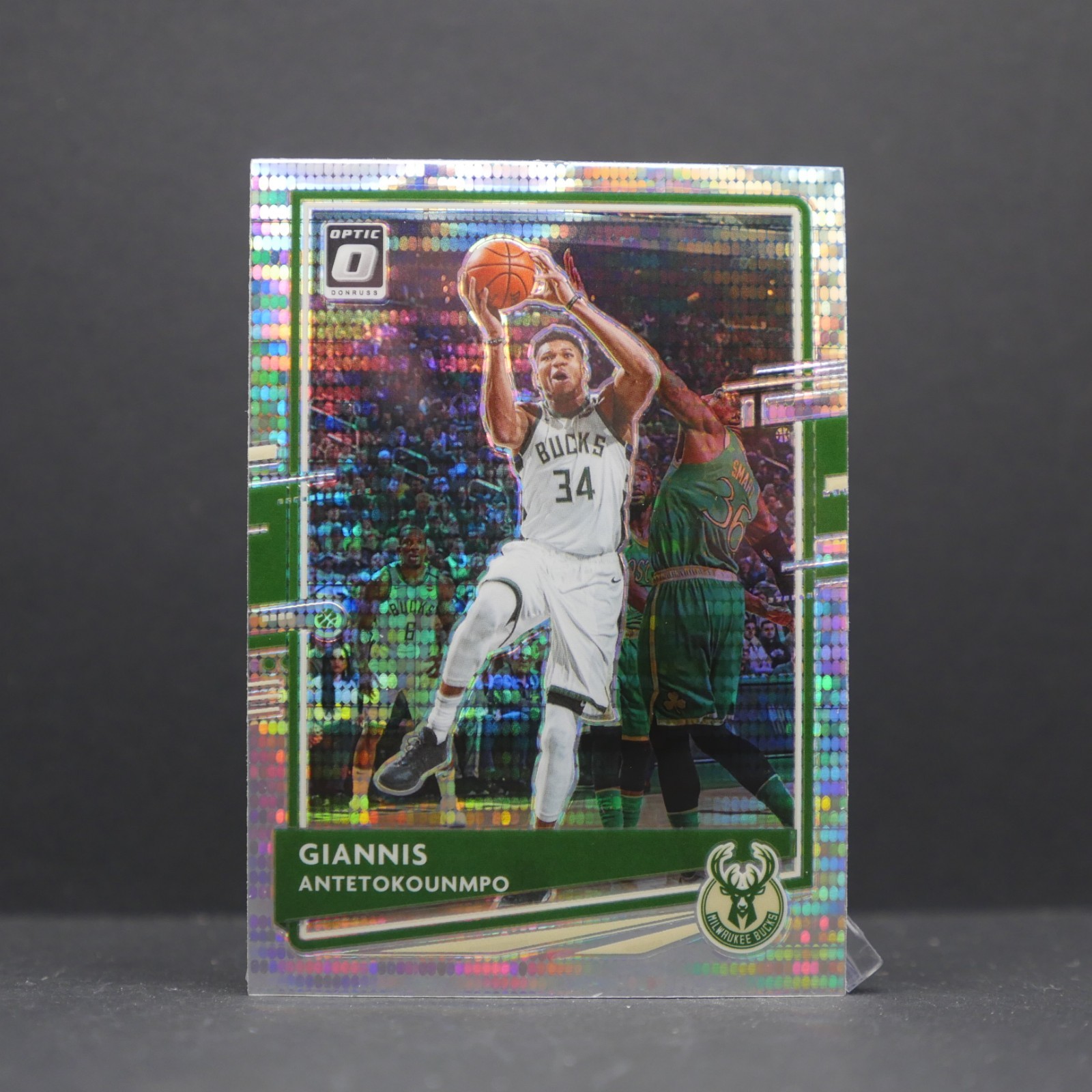 2020-21 Donruss Optic Giannis Antetokounmpo #29 Pulsar Prizm