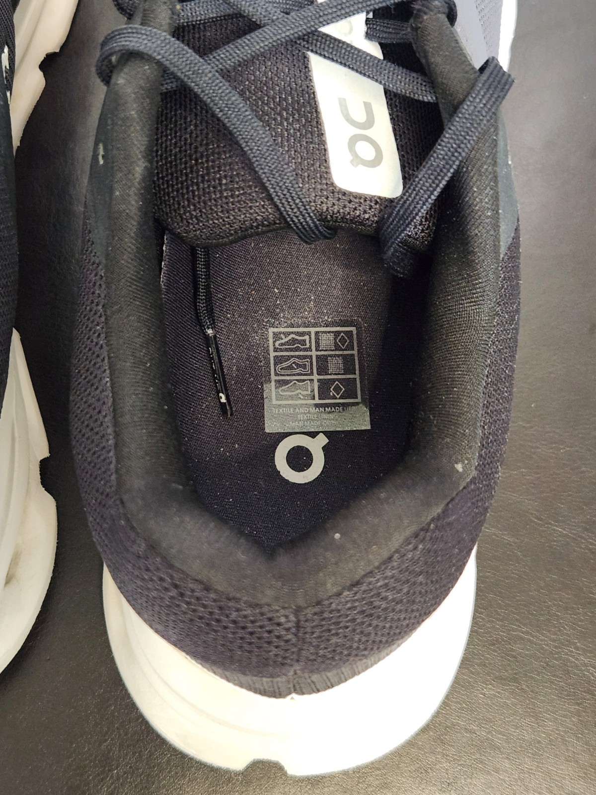 Size 11 - On Cloudrunner Eclipse Frost Mens Runni… - image 8