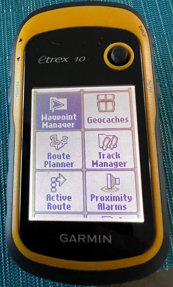 Garmin Etrex 10 Handheld Mini Yellow/Black GPS Navigator Powers up - Image 4 of 4
