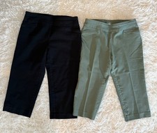 Croft and Barrow Size 10 Teal Green and Black Stretch Pull On Capris Petite/Reg