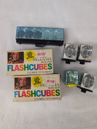 Vintage Sylvania Flashcubes Blue Dot Lot + Flash Bar Untested As Is