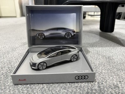 Audi AICon  Studie  Audi-Box Look Smart 1:43 1st Self Driving Car 