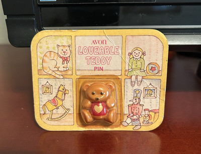 Avon Loveable Teddy Pin - 1981