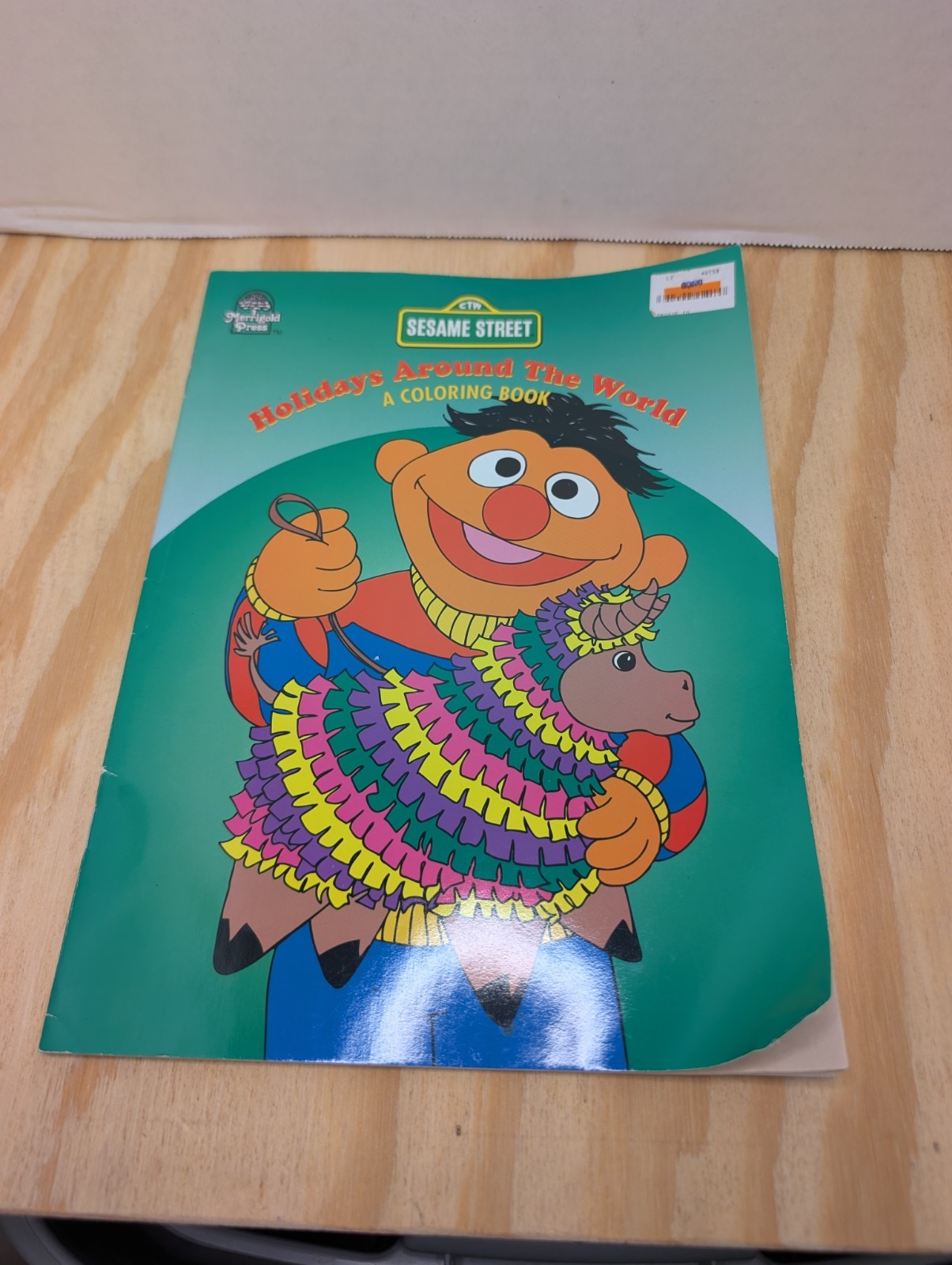 sesame street holidays around the world coloring BOOK Unused Ernie Oscar 1992