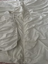 Accents King Size Off White Puckered Comforter With Shams Pre-owned