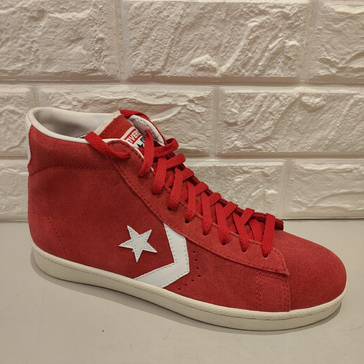 Converse Pro Leather Red Hi top Trainers Red Suede Size 7.5 UK
