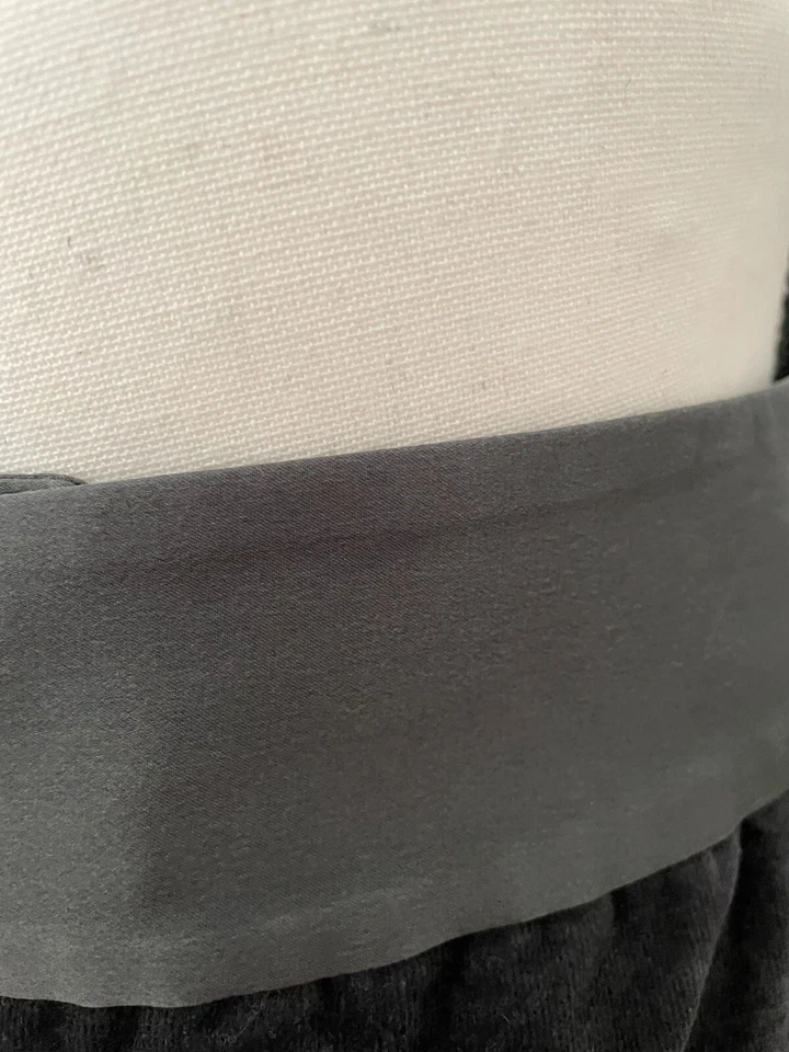 Minifalda de terciopelo Martin & Osa gris seda con bolsillos, talla 8 Foto 2 de 4