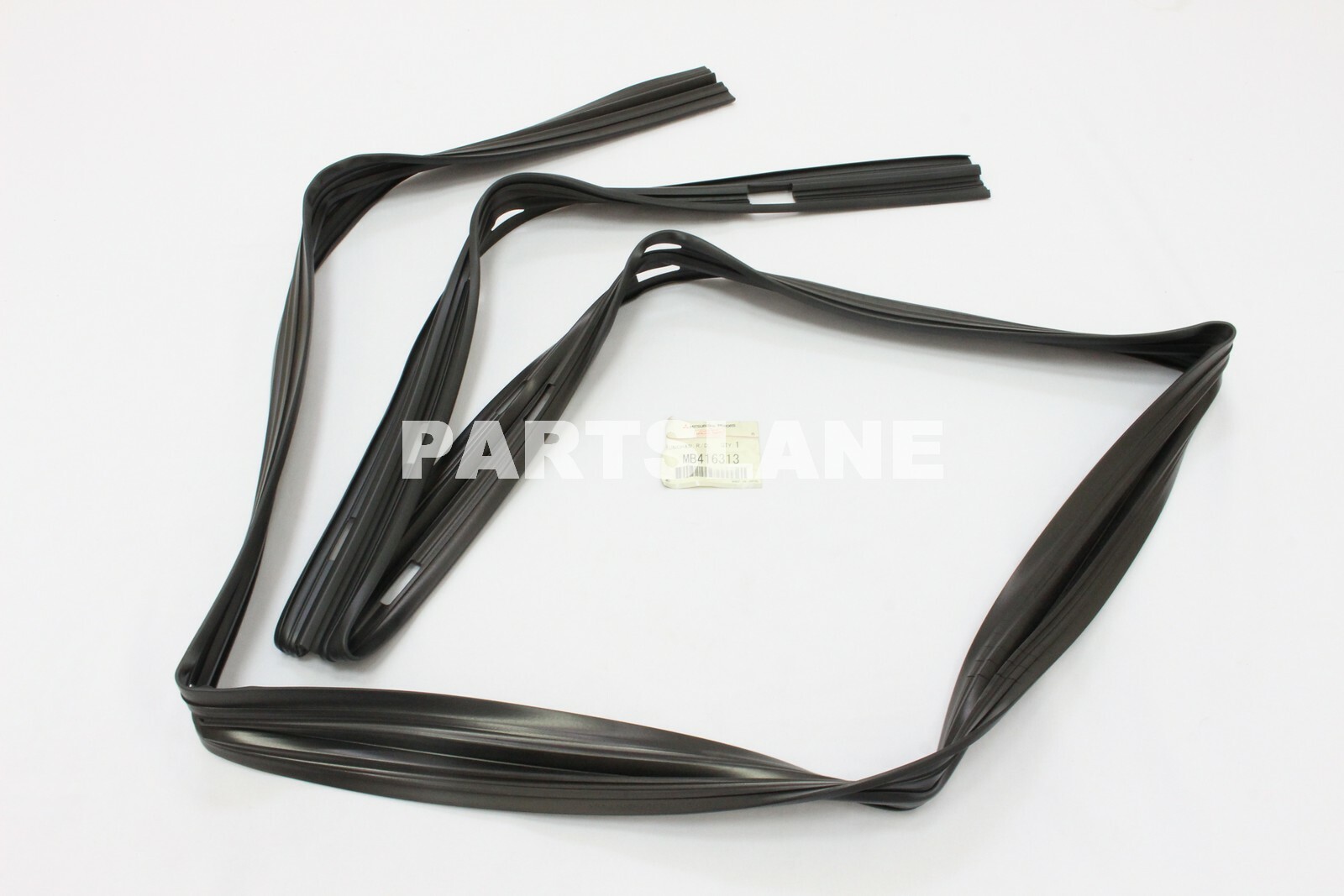 MB416313 Mitsubishi OEM Genuine RUNCHAN, R/DR WDO GLASS, LH | eBay