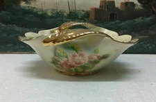 VINTAGE DERUTA CENTERPIECE