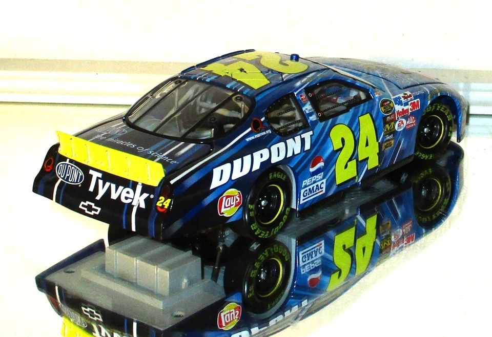 2005 JEFF GORDON #24 PEPSI/STAR WARS III 1/24 ACTION CAR AWESOME RARE - Image 4 of 4