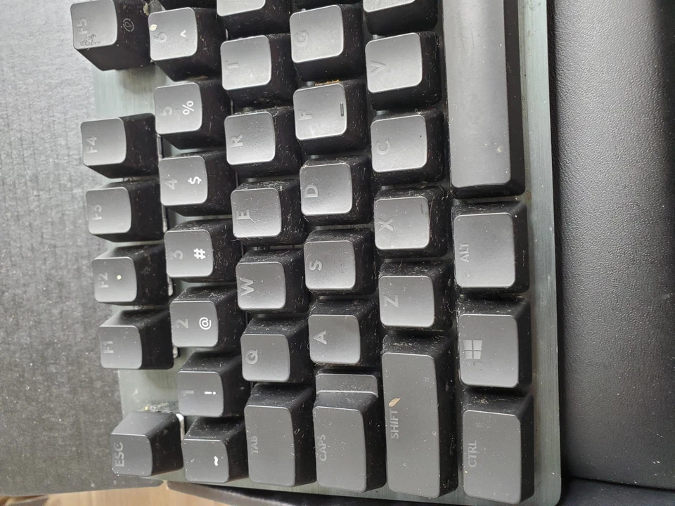 Teclado mecánico para juegos Logitech G513 Lightsync RGB GX marrón interruptor 920009322 Foto 3 de 4