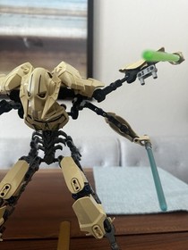 Star Wars General Grevious Set 75112. Pre-owned with All Parts Included.