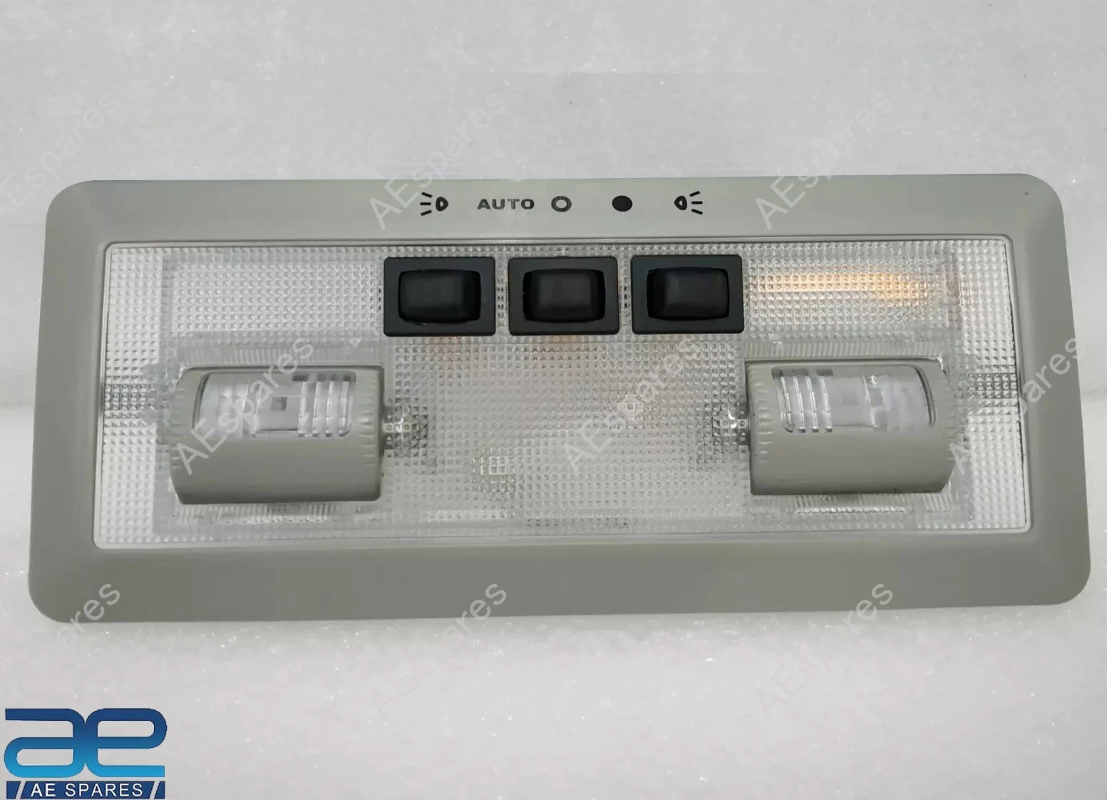 Interior Roof Dome Lamp For Mahindra Bolero Quanto TUV 300 Xylo 1702BU300041X