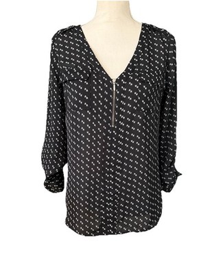 Candies Top Sz M Black&White Arrow Print Long /Roll Tab Sleeves Casual/Work Wear