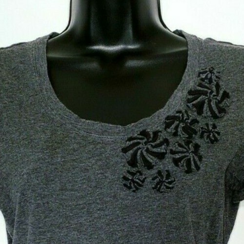 COVINGTON Women's Gray Tee T Shirt Top Flowers On Shoulder Size Small - Picture 4 of 8