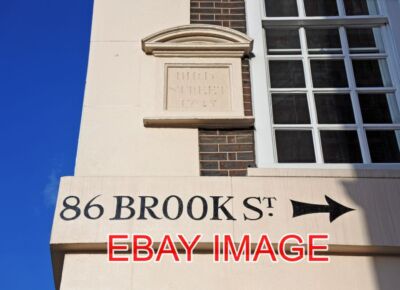 FOTO VOGELSTRASSE/BACHSTRASSE/BINNEY STRASSENSCHILDER SPIEGELN DIE ENTWICKLUNG WIDER O