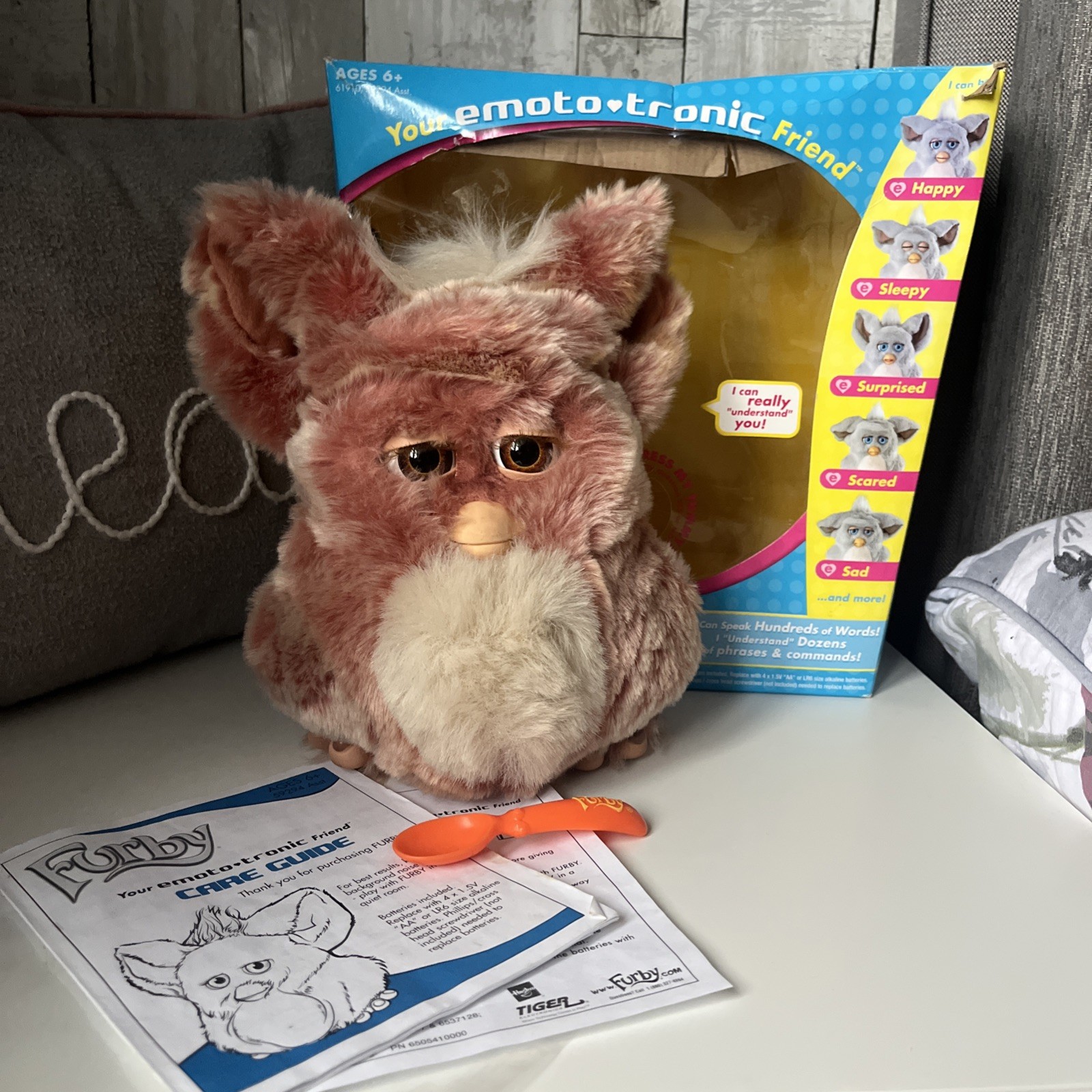 Very Rare 2005 Red Velvet Emoto Furby brown eyes voice commands working
