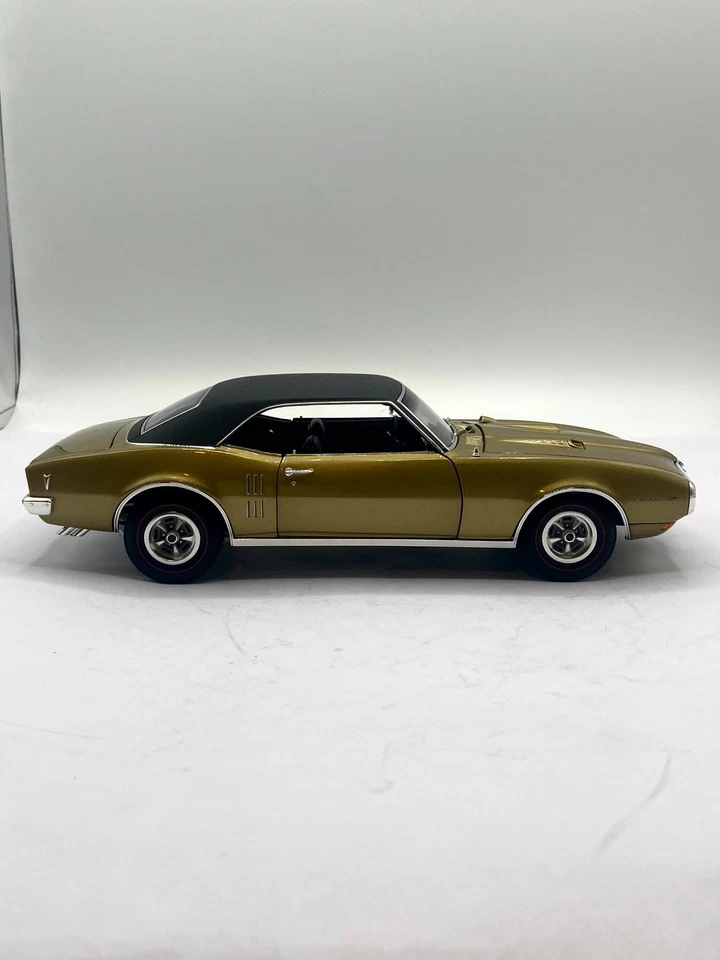 Danbury Mint 1968 Pontiac Firebird 400 Coupe 1:18 Scale Diecast Model Car Gold - Image 4 of 4
