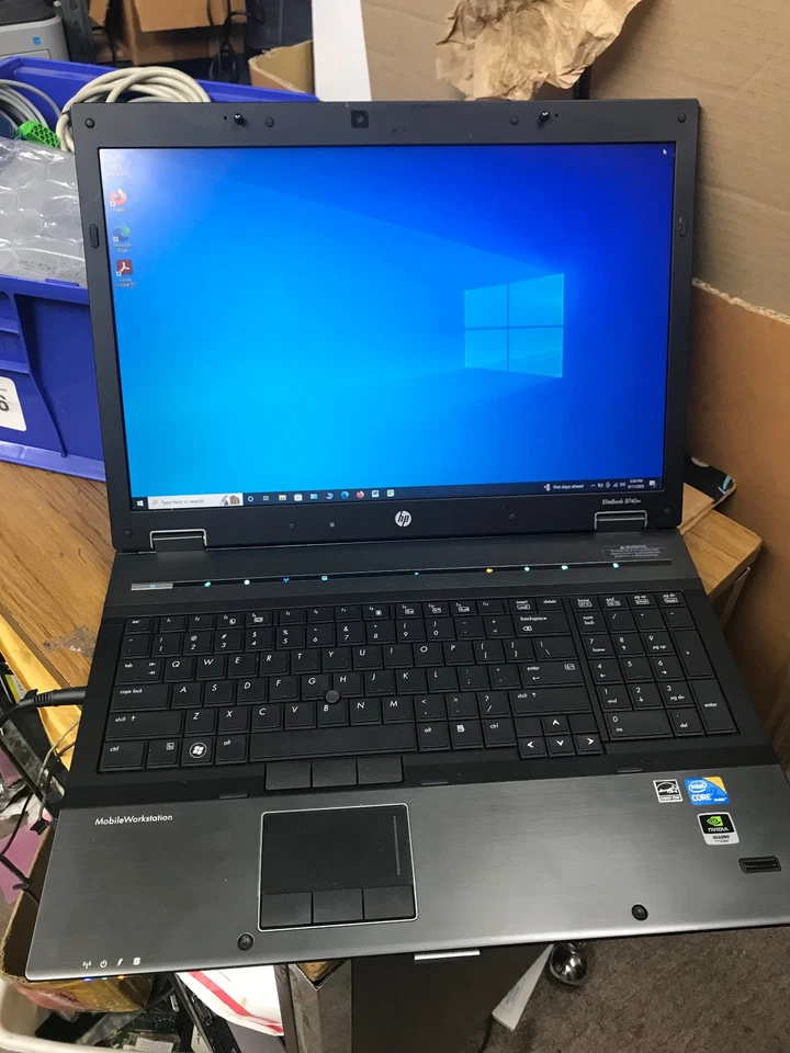 ESTACIÓN DE TRABAJO MÓVIL PORTÁTIL HP elitebook 8740w Si7 CPU INTEL CORE M620 2.67@2.67 6 Foto 2 de 4