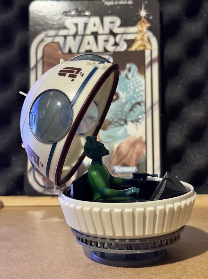 Stan Solo Ubrikkian 9000 Landspeeder  + Greedo carded and loose - Image 4 of 4