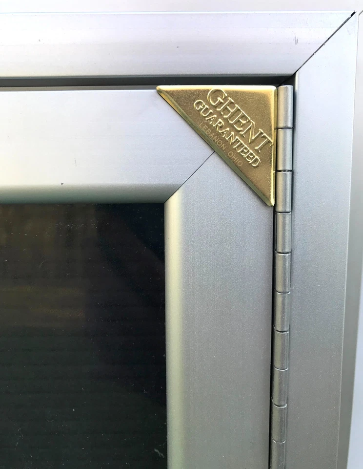 GHENT 封闭锁定字母展示板保护壳 59 英寸 x 47 英寸 2 节 — 第 4/4 张图片