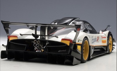 ミニカー AUTOart 1/18 Pagani Zonda Revolucion AUTOart 1/18 Pagani Zonda Revolucion (As New Condition) | eBay