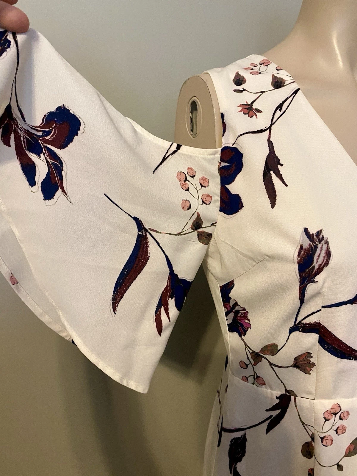 OFF WHITE ABITO LEITH SPALLE SCOPERTE MANICA A CAMPANA CREMA VIOLA ROSSO ROSA FODERATO FLOREALE S