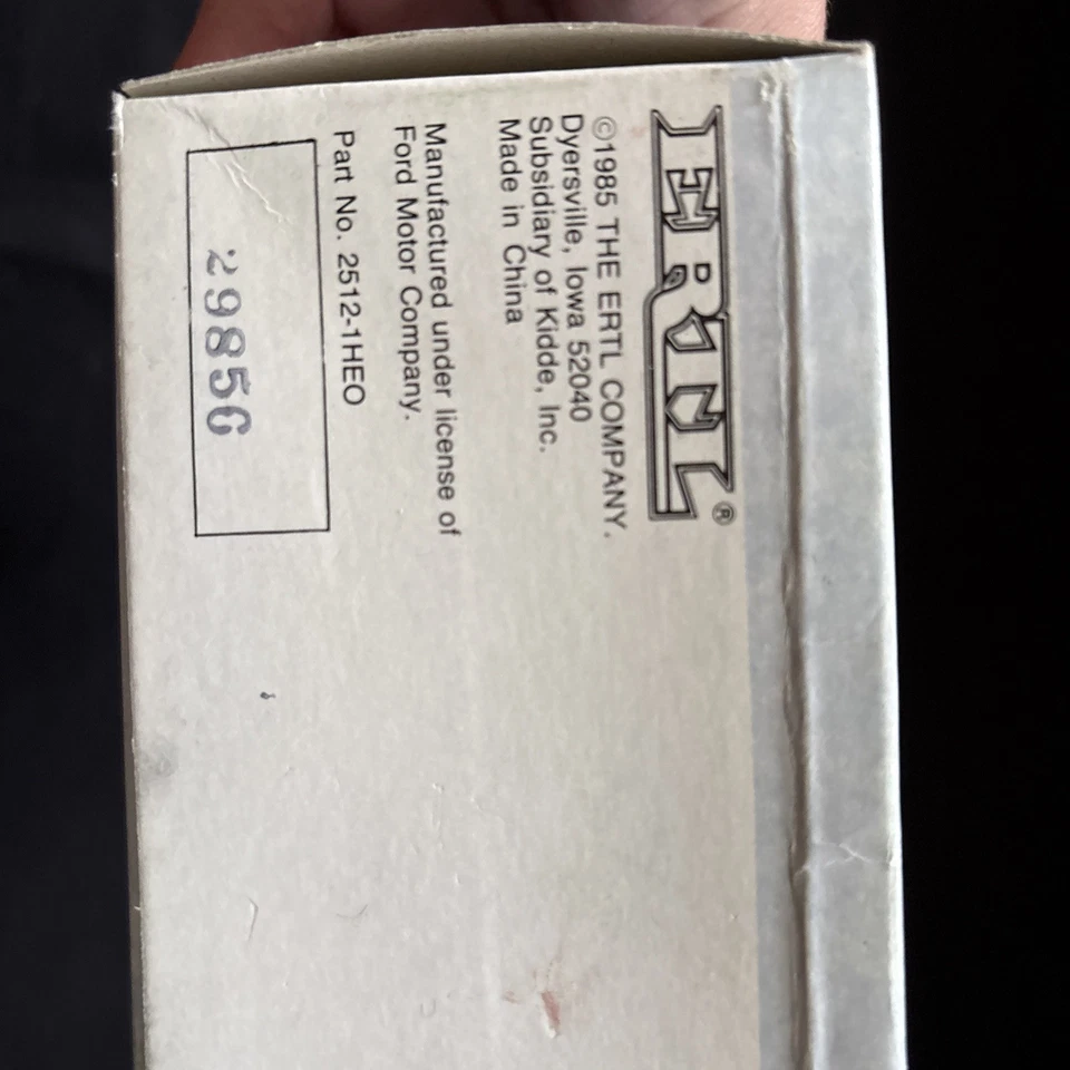 Ford 8N Tractor Red Loader Vintage Vehicle made USA 1/43 NIB 1980’s - Image 4 of 4