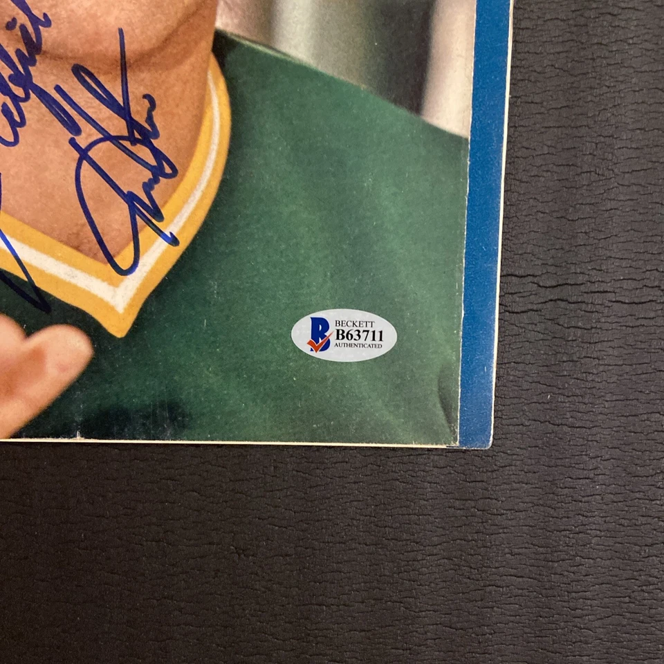 HOF Jim Catfish Hunter Signed Oct 7 1974 Sports Illustrated Certified BAS B63711 - Image 3 of 4