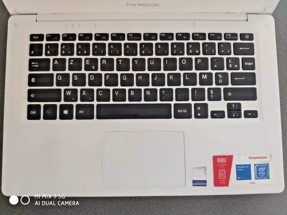 THOMSON THN14B Intel Atom 2GB Ram 32GB SSD Laptop - Image 3 of 4