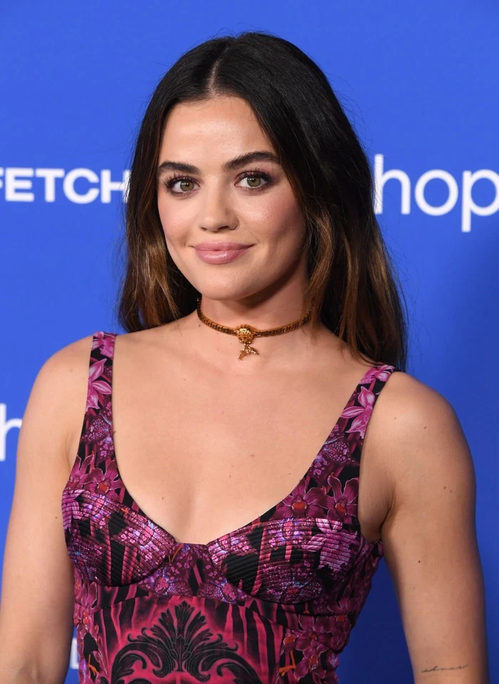 photo LUCY HALE (800)