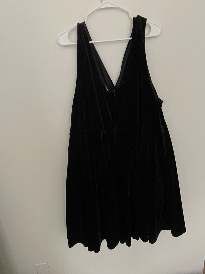 Torrid Velvet Dress Women Size 26 Black Stretch V-Neck Fit Flare Whimsygoth - Image 3 of 4