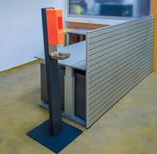 Empfangstheke Alufront inkl. 2 Rollcontainer und Hygienestation (Desinfektion)