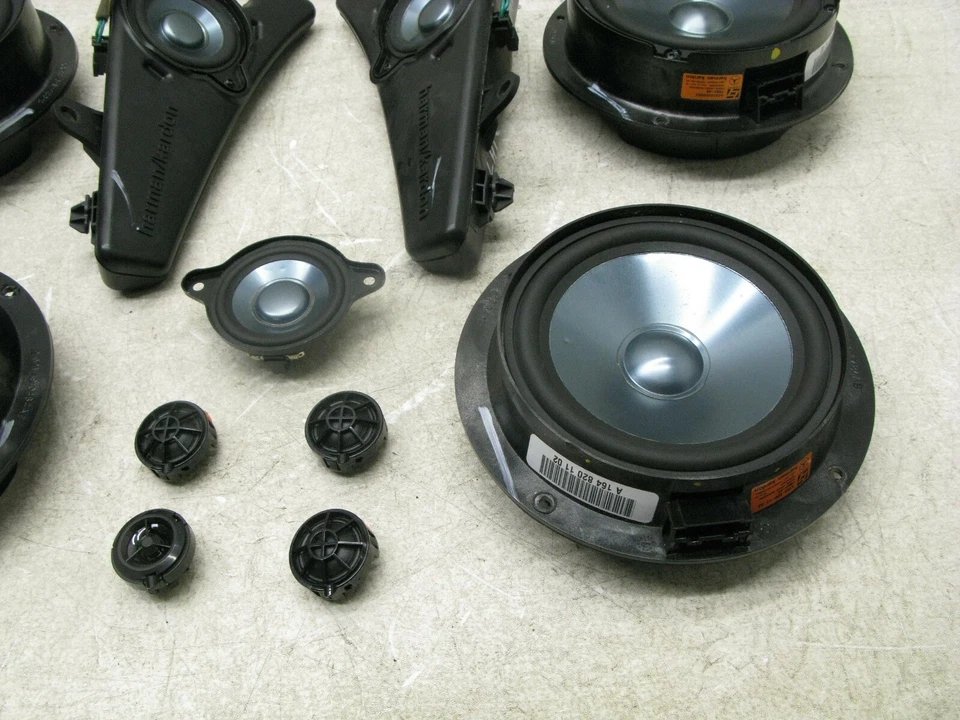06-09 JUEGO ALTAVOCES PUERTA DELANTERA Y TRASERA IZQUIERDA Y DERECHA MERCEDES W251 R350 R500 05042 Foto 2 de 4