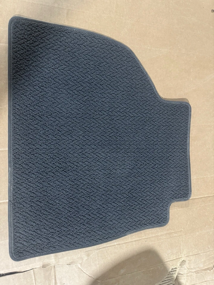 2020 - 2024 GMC Sierra 2500 3500 原始设备制造商工厂地毯地板垫 — 第 3/4 张图片