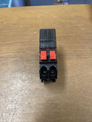 Murray Type MM 20 Amp Tandem Duplex 1 Pole Circuit Breaker D164