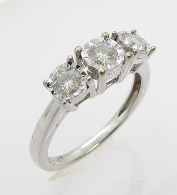 10K WEISSGOLD ILLUSION DREI STEINE RUNDER DIAMANT DAMENRING GRÖSSE 7 ~ 2,4 G