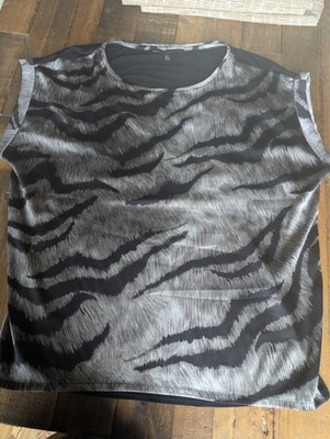 White house black market grey tiger print scoop neck top #16 size M